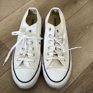Size 7.5 white converse
